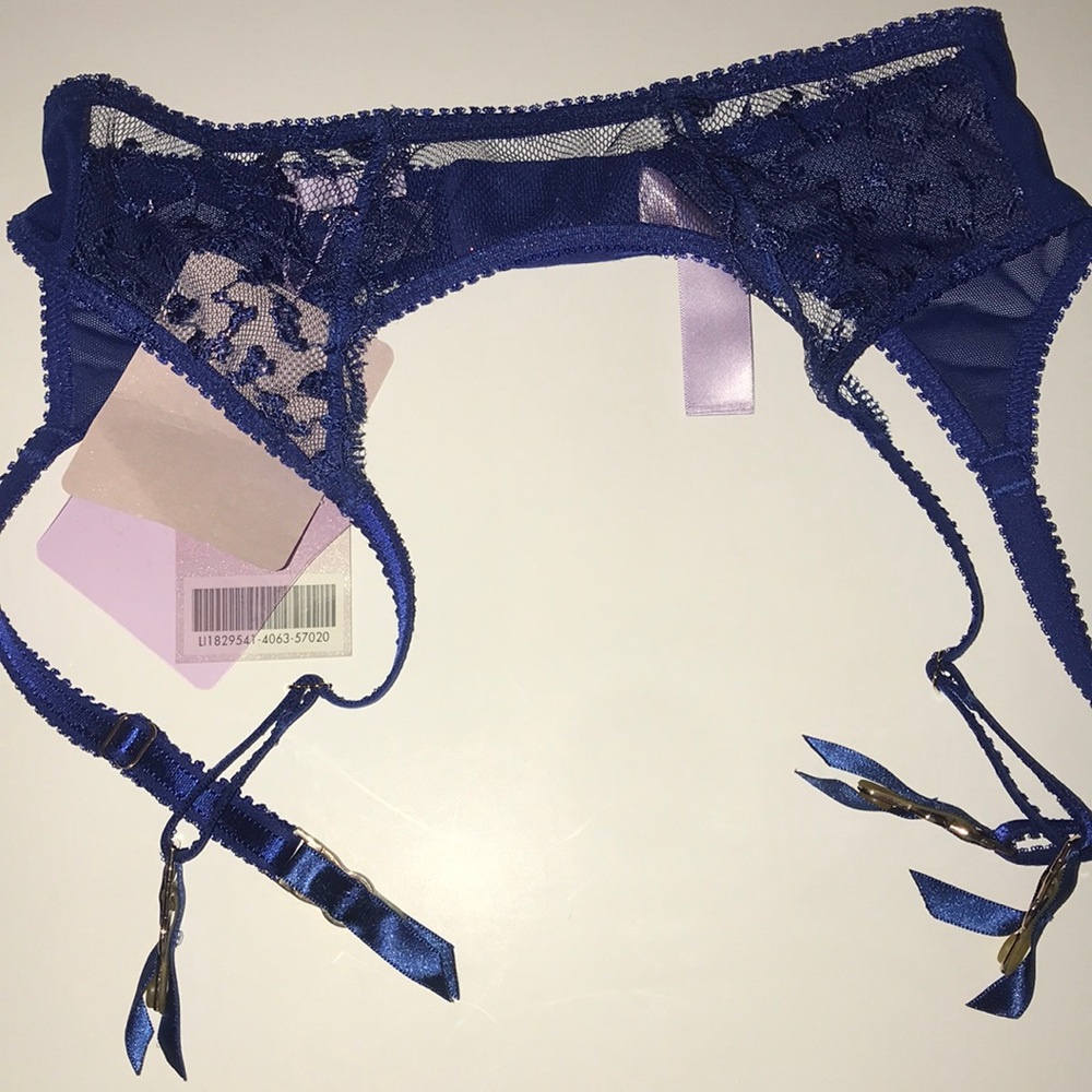 Dark blue strap garter strap
